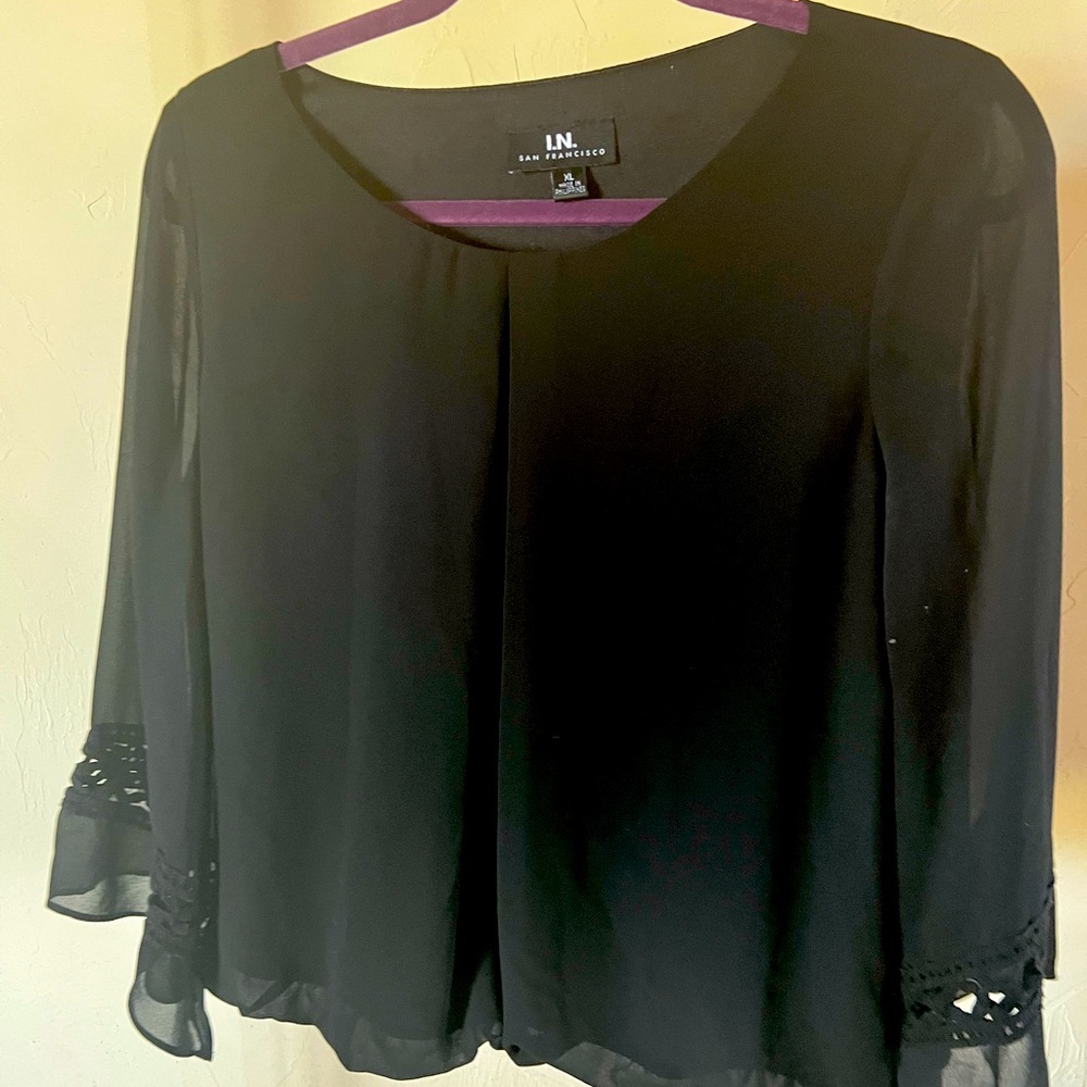 IN San Francisco Black dress top in xlrg